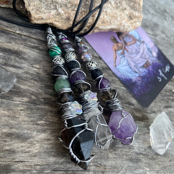 Wire Wrapped Clear Quartz Point Amethyst Sorcerer Wand / Necklace / Oddity - Picture 12 of 13
